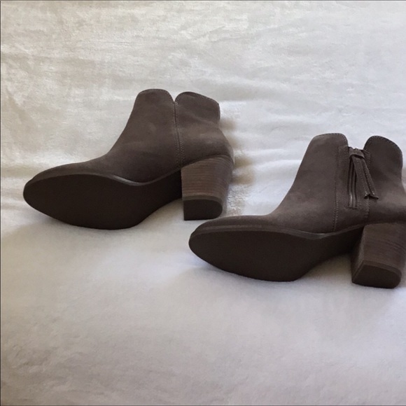 Frye and Co. Grey Suede Booties Size 6.5 - Picture 4 of 4